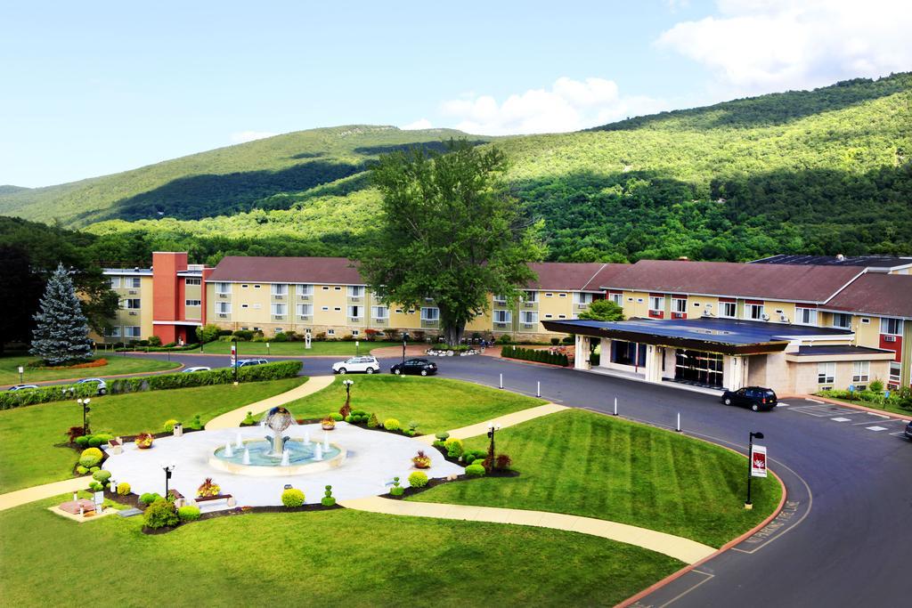 Hotel Honors Haven Retreat & Conference Ellenville Exterior foto